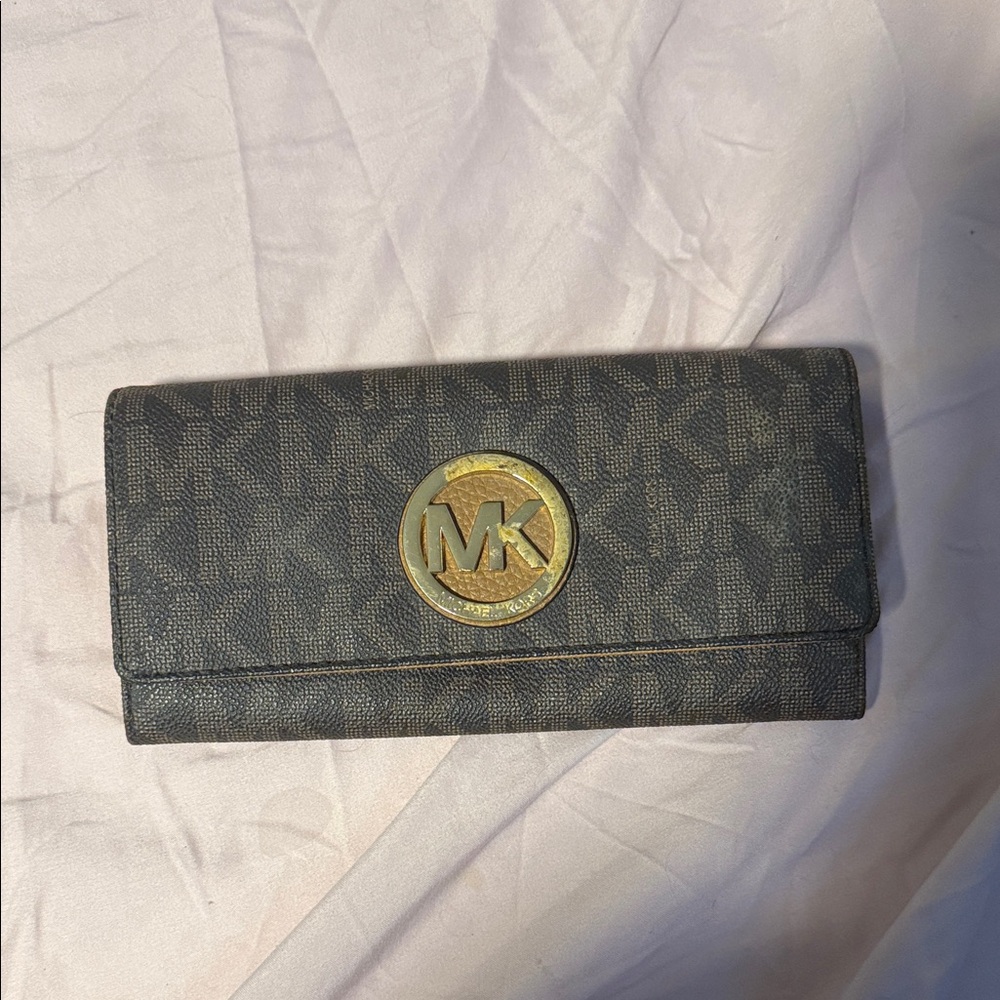 Michael Kors Black and Gold Wallet